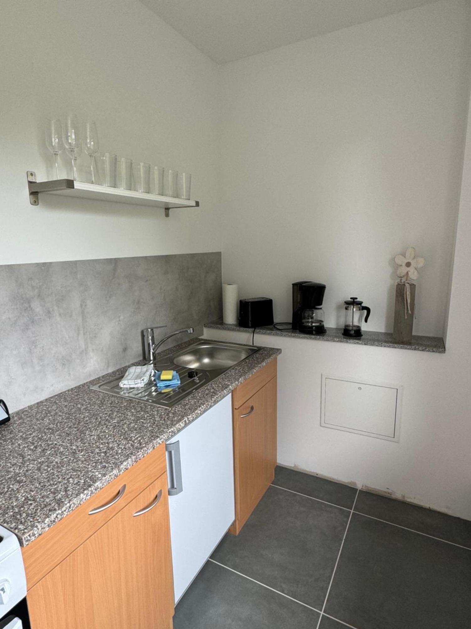 Fc-Apartmenthaus Falkensee Mit Grossem Garten Und Pkw Stellflaechen Exteriér fotografie