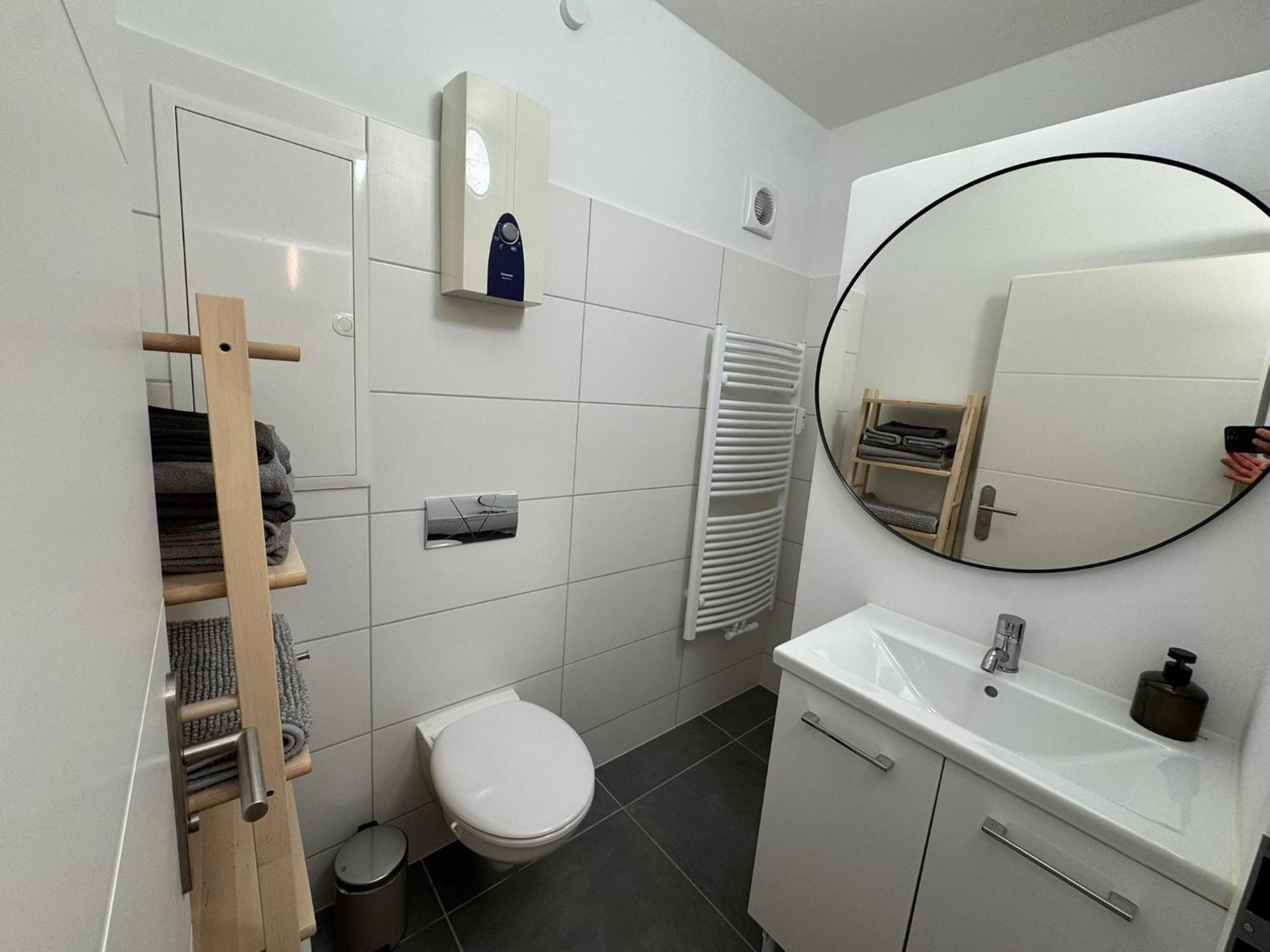 Fc-Apartmenthaus Falkensee Mit Grossem Garten Und Pkw Stellflaechen Exteriér fotografie