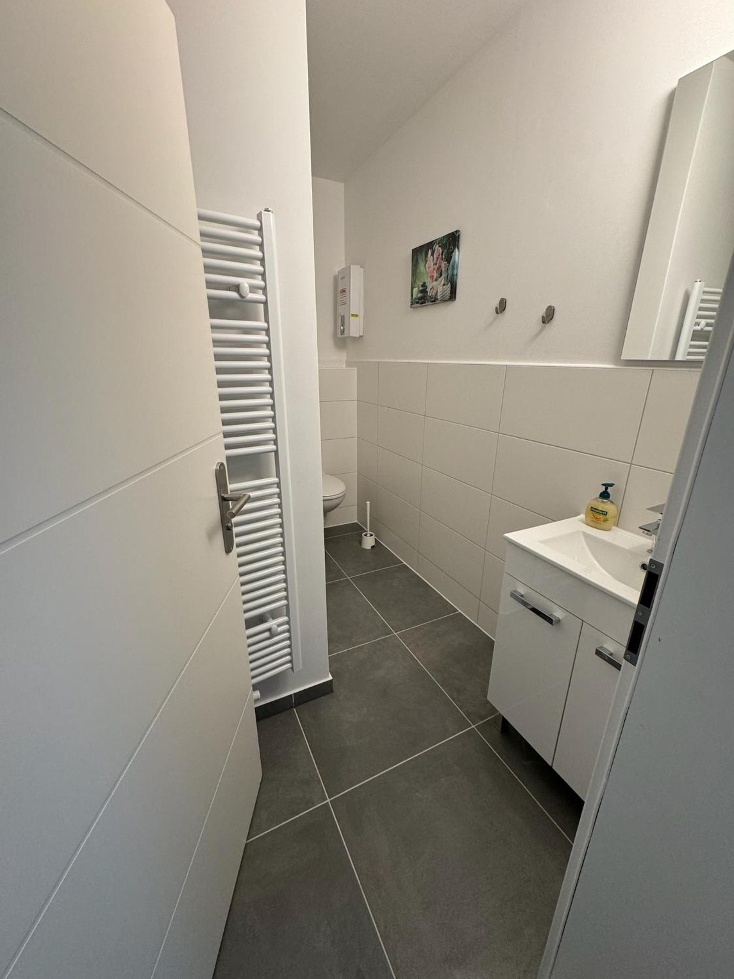 Fc-Apartmenthaus Falkensee Mit Grossem Garten Und Pkw Stellflaechen Exteriér fotografie
