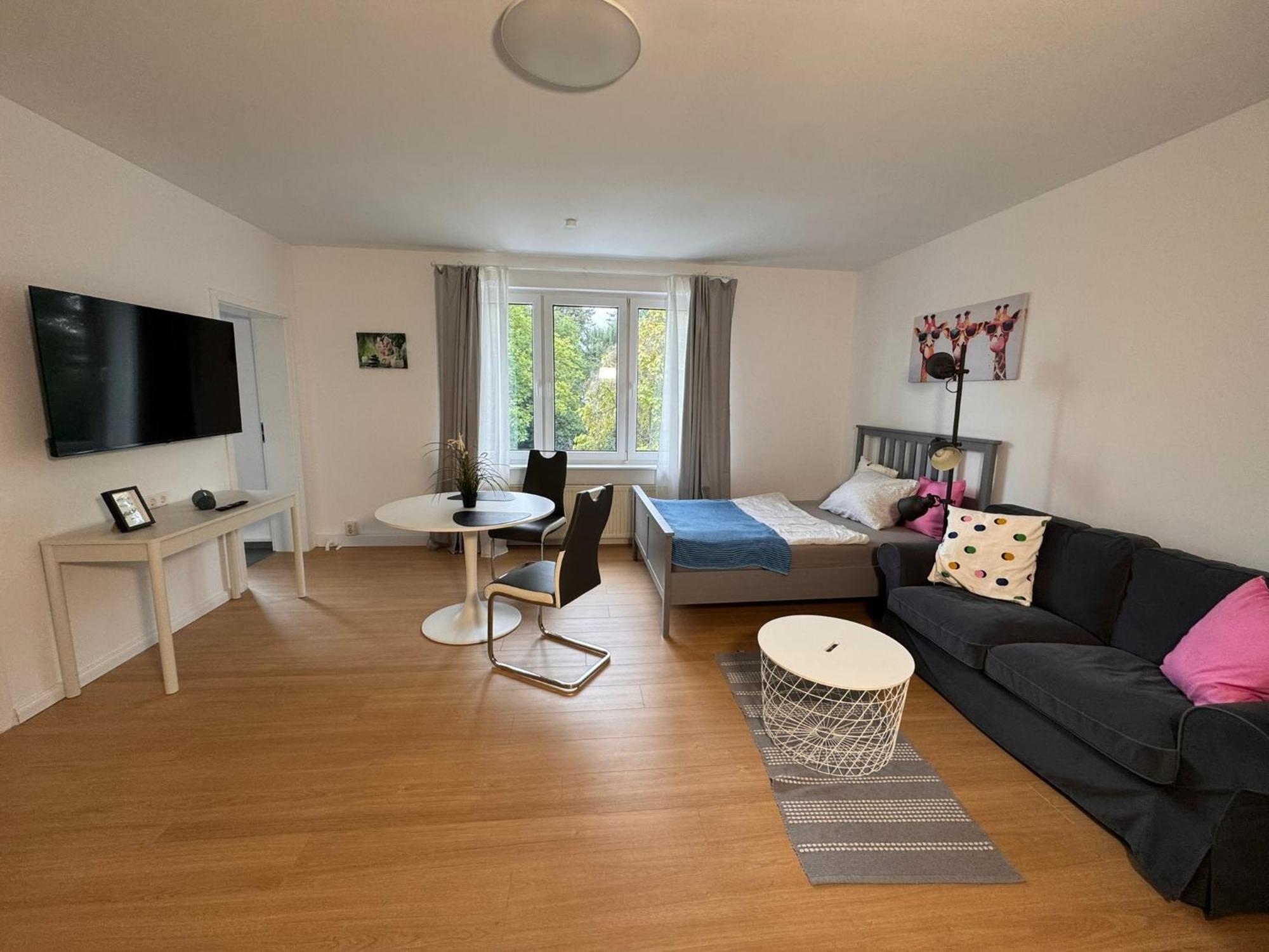Fc-Apartmenthaus Falkensee Mit Grossem Garten Und Pkw Stellflaechen Exteriér fotografie