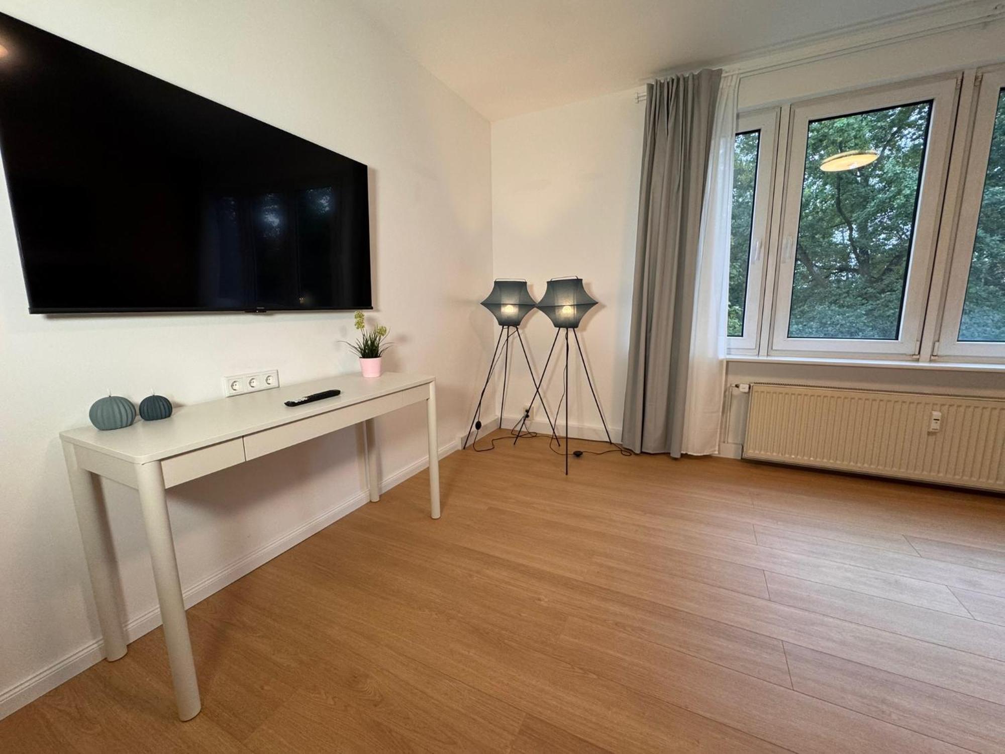 Fc-Apartmenthaus Falkensee Mit Grossem Garten Und Pkw Stellflaechen Exteriér fotografie