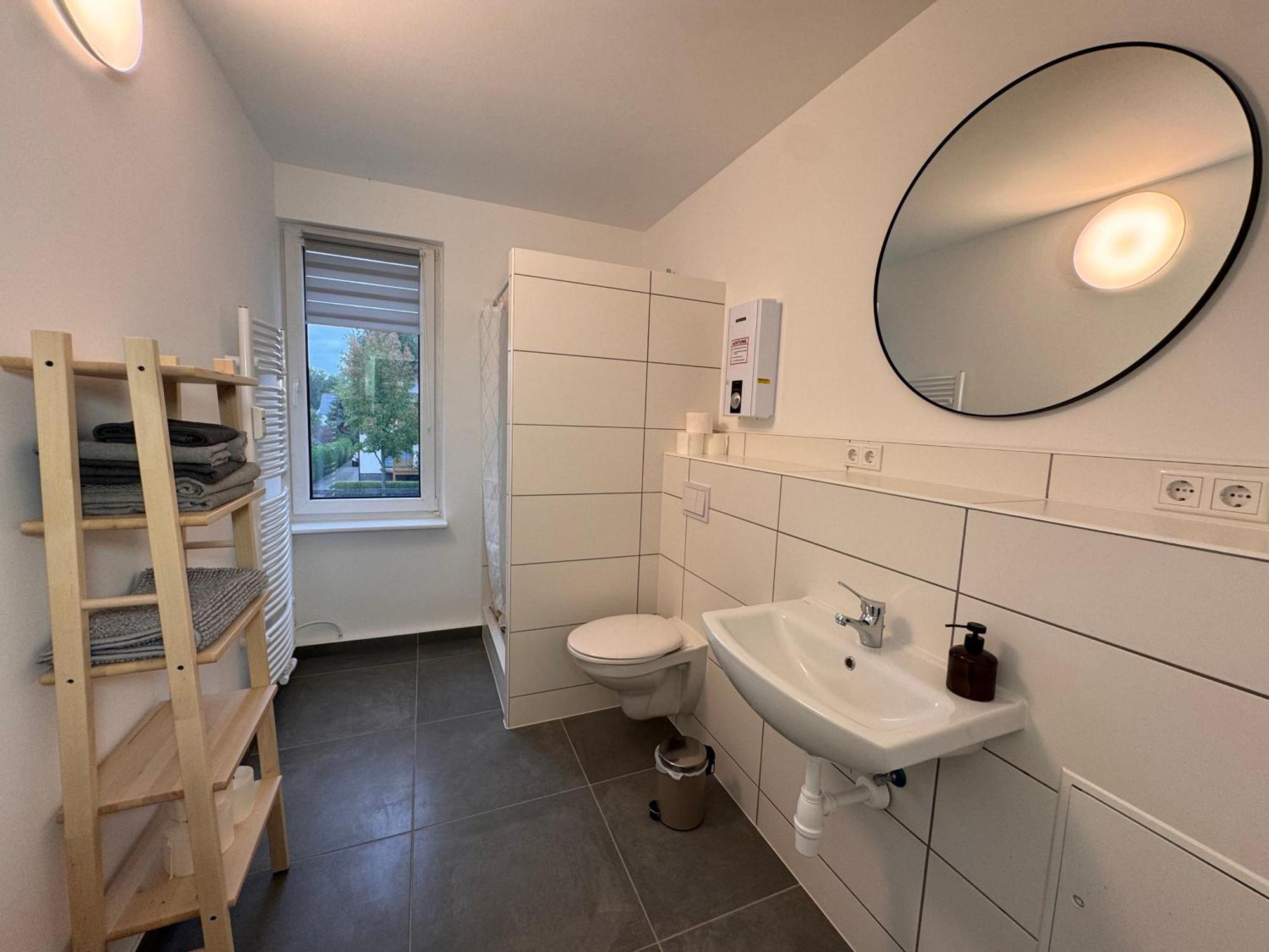 Fc-Apartmenthaus Falkensee Mit Grossem Garten Und Pkw Stellflaechen Exteriér fotografie