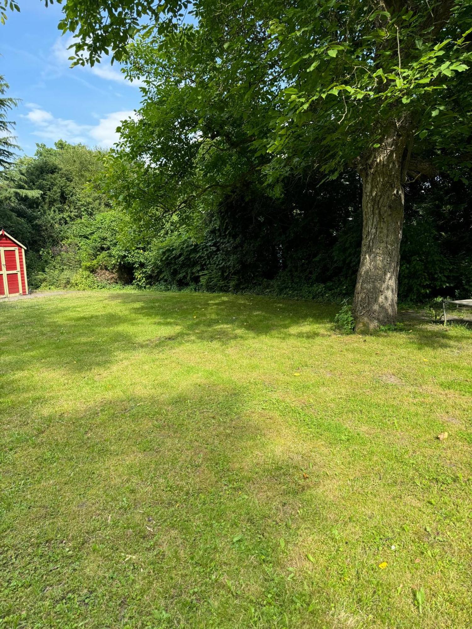 Fc-Apartmenthaus Falkensee Mit Grossem Garten Und Pkw Stellflaechen Exteriér fotografie